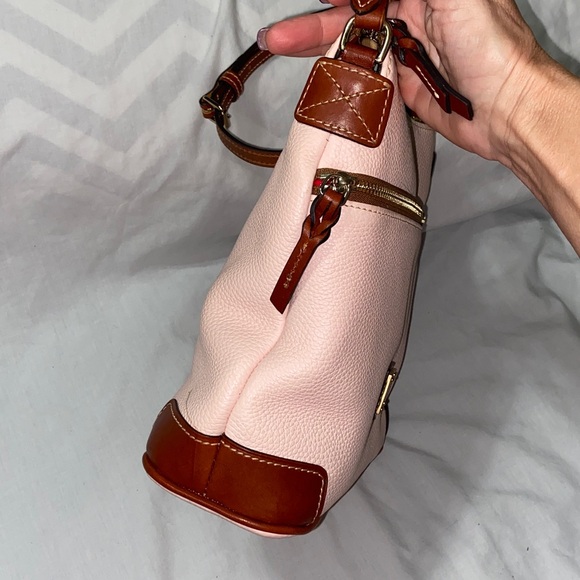 Like new Dooney & Bourke Pebble Grain Crossbody Bag blush - Picture 4 of 15